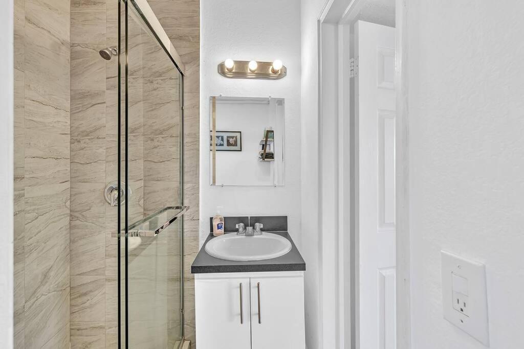 Garden Suite 4-Hosted By Sweetstay Miami Beach Exteriör bild